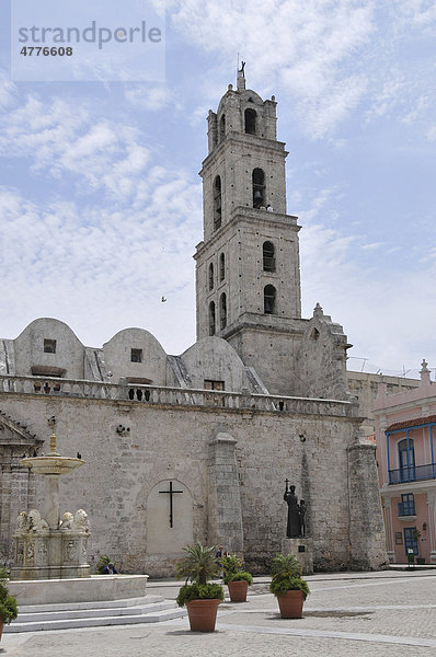 Basilica de San Francisco am Plaza San Francisco de Asis  Havanna  Altstadt  Kuba  Karibik  Mittelamerika