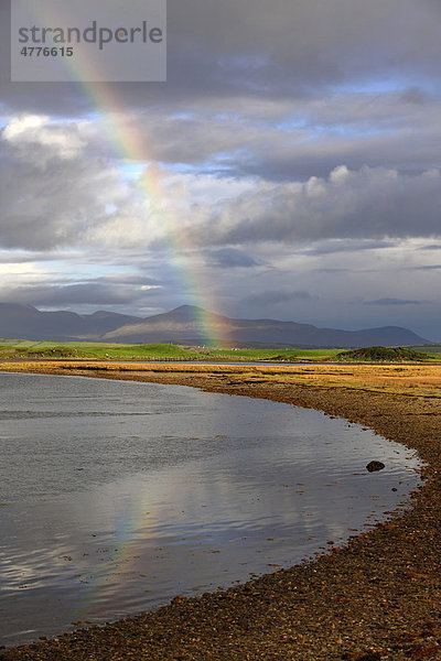 Regenbogen über der Clew Bay Bucht  County Mayo  Republik Irland  Europa