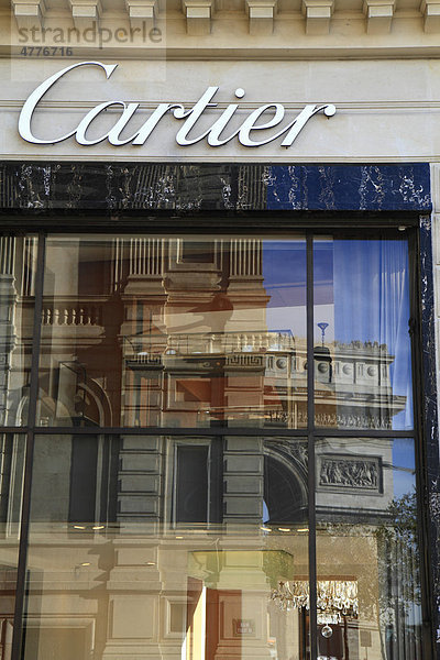 Spiegelung Arc de Triomphe  Triumphbogen  im Geschäft von Cartier auf den Champs ElysÈes  Paris  Frankreich  Europa