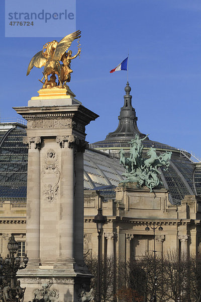 Grand Palais  Pfeiler des Pont Alexandre III  Paris  Frankreich  Europa