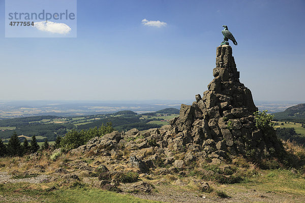 Segelfliegerdenkmal auf der Wasserkuppe  Rhön  Hessen  Deutschland  Europa