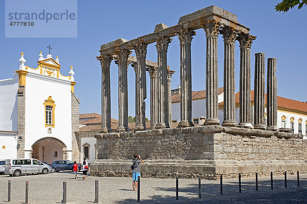 Templo Romano in …vora  Alentejo  Portugal  Europa
