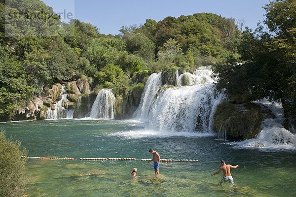 Wasserfall im Nationalpark Krka  Adriaküste  Kroatien  Europa