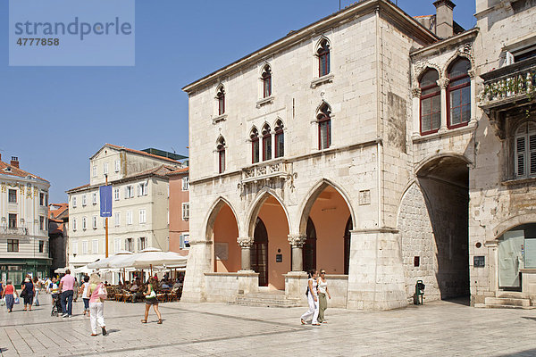 Ehemaliges Rathaus auf dem Narodni Trg  Split  Mitteldalmatien  Dalmatien  Adriaküste  Kroatien  Europa