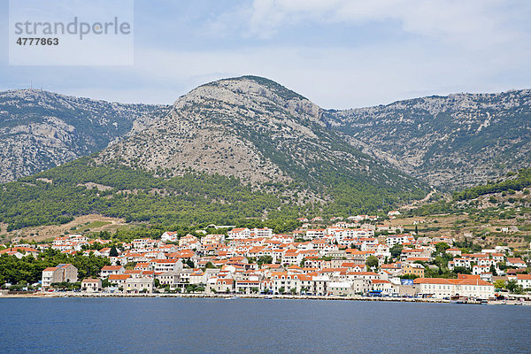 Die Stadt Bol auf der Insel Brac  Adriaküste  Kroatien  Europa