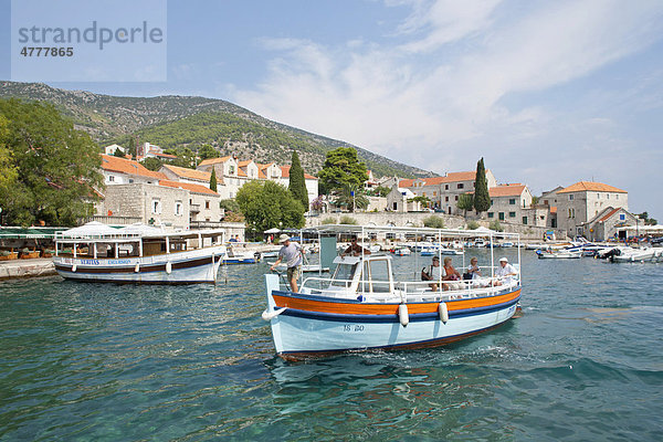 Hafen von Bol  Insel Brac  Adriaküste  Kroatien  Europa