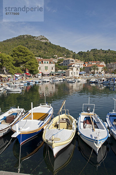 Hafen der Ortschaft Lopud auf der Insel Lopud bei Dubrovnik  Elafiti Inseln  Elaphiten  Süddalmatien  Dalmatien  Adriaküste  Kroatien  Europa