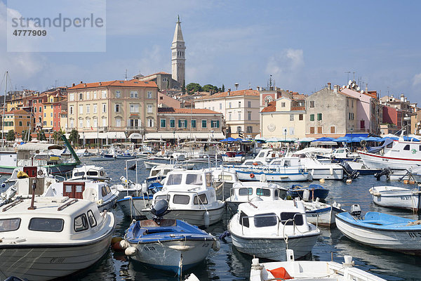 Boote im Hafen  Rovinj  Istrien  Adriaküste  Kroatien  Europa