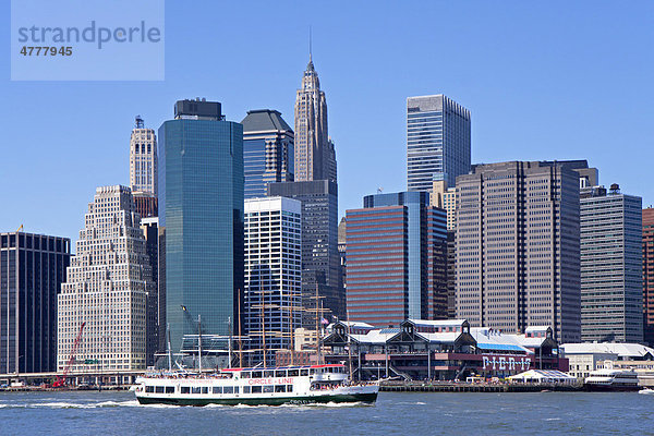 Skyline von Manhattan  New York  USA