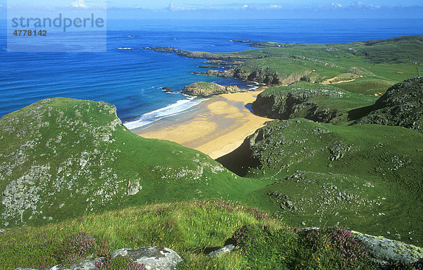 Strand bei Melmore Head an der Nordküste von County Donegal  Republik Irland  Europa
