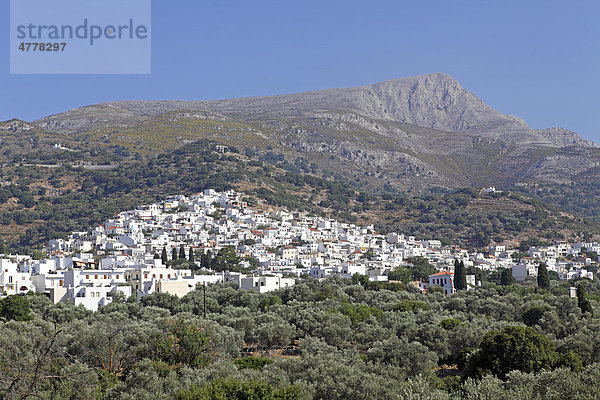 Bergdorf Filoti am Hang des Berges Zas  Insel Naxos  Ägäis  Griechenland  Europa