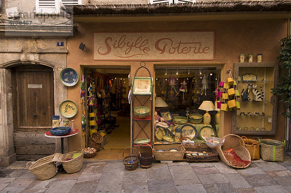 Laden in der rue Amiral de Grasse  Grasse  Provence  Frankreich  Europa
