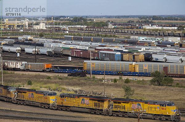 Der weltweit größte Rangierbahnhof Bailey Yard von Union Pacific Railroad  auf dem täglich 14.000 Waggons abgefertigt werden  North Platte  Nebraska  USA