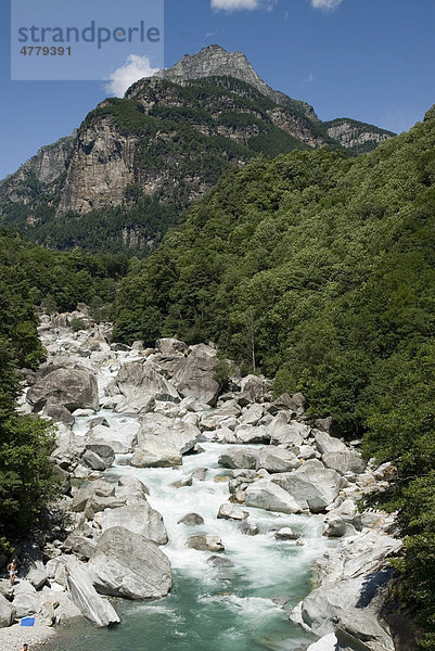 Fluss Verzasca  Tessin  Schweiz  Europa