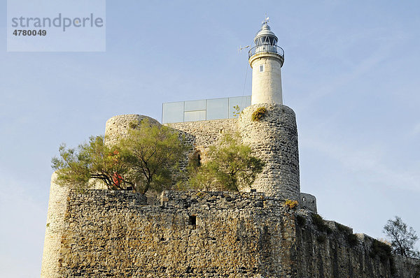 Santa Ana  Festung  Leuchtturm  Castro Urdiales  Golf von Biskaya  Cantabria  Kantabrien  Spanien  Europa