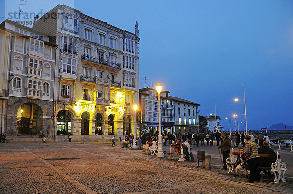 Abendstimmung  Castro Urdiales  Golf von Biskaya  Cantabria  Kantabrien  Spanien  Europa