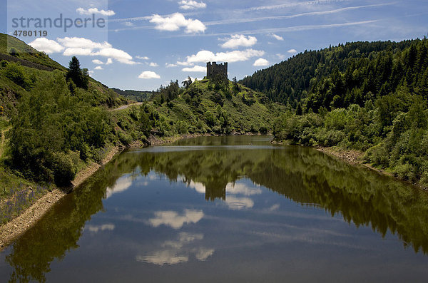 Burg von Alleuze  Ch‚teau d'Alleuze  in Cantal  Auvergne  Frankreich  Europa