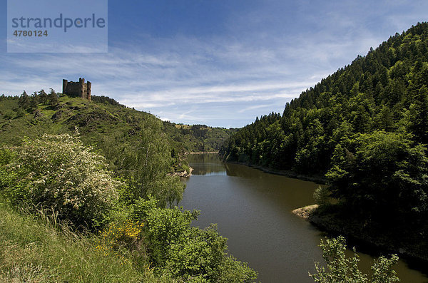 Burg von Alleuze  Ch‚teau d'Alleuze  in Cantal  Auvergne  Frankreich  Europa