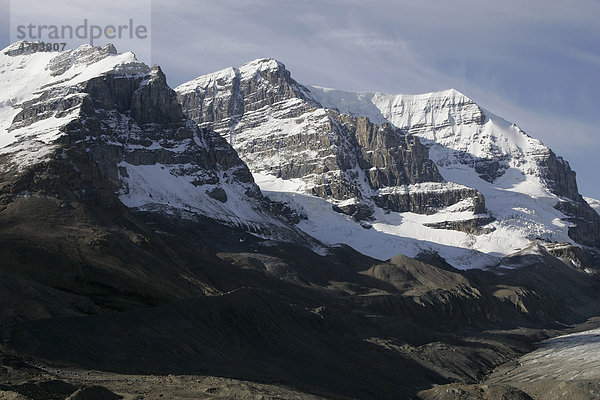 Kanadische Rockies in der Nähe des Athabasca Gletschers  Jasper Nationalpark  Alberta  Kanada