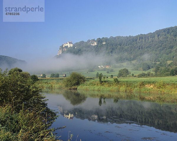 Schloss Werenwag am Donaudurchbruch  Naturpark Obere Donau  Schwäbische Alb  Baden-Württemberg  Deutschland  Europa