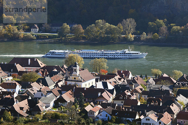 Wösendorf  Kreuzfahrtschiff auf Donau  Wachau  Waldviertel  Niederösterreich  Österreich  Europa