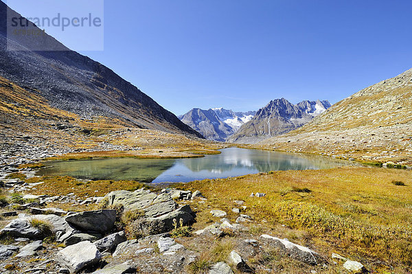 Der Gletscherandsee Märjelensee liegt am östlichen Rand vom Aletschgletscher  Kanton Wallis  Schweiz  Europa Kanton Wallis