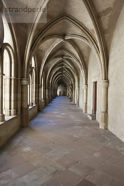 Kreuzgang  Liebfrauenkirche und Dom zu Trier  Trier  Rheinland-Pfalz  Deutschland  Europa