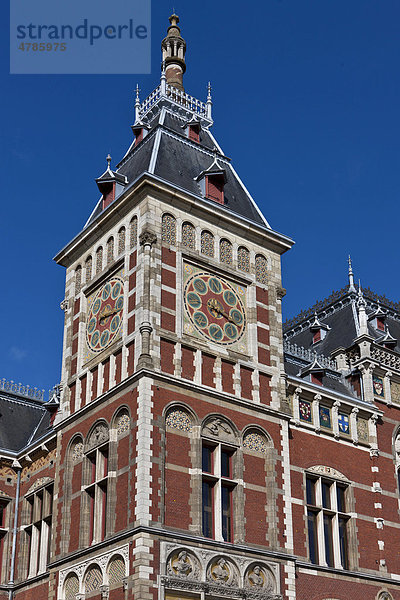 Der Zentralbahnhof von Amsterdam  Holland  Niederlande  Europa