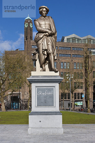 Denkmal des Malers Rembrandt am Rembrandtplein  Amsterdam  Holland  Niederlande  Europa