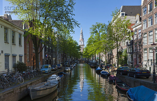 Blick auf Zuiderkerk an dem Groenburgwal  Amsterdam  Holland  Niederlande  Europa