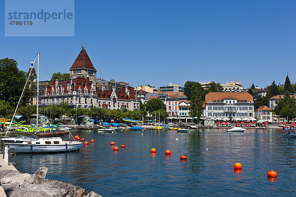 Der Hafen und das Schloss von Ouchy  hinten das Hotel Angleterre et Residence  Lausanne  Kanton Waadt  Genfer See  Schweiz  Europa Kanton Waadt