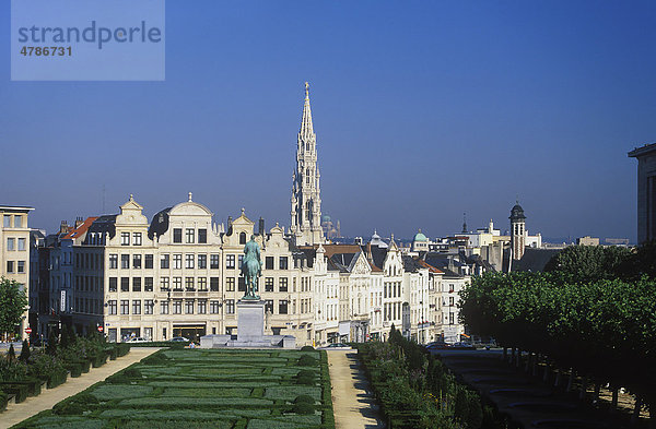 Blick vom Mont des Arts  Kunstberg auf die Unterstadt von Brüssel  Belgien  Europa