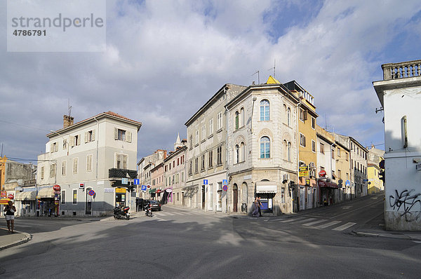 Straßenkreuzung  Pula  Republik Kroatien  Europa