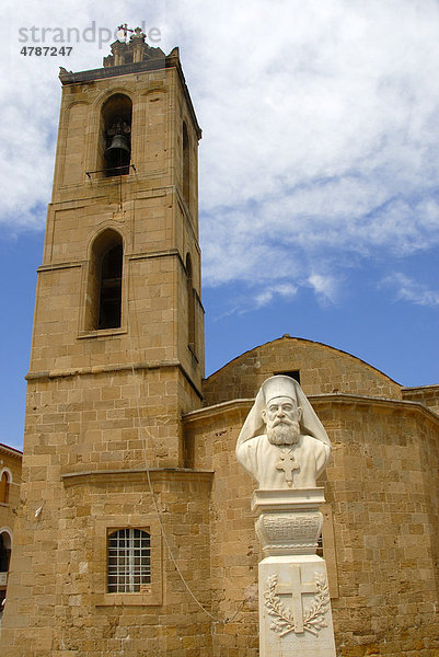 Griechisch-orthodoxes Christentum  Büste eines Popen  Kirche Agios Ioannis  Johannes-Kathedrale  Johanniskirche  Nikosia  Nicosia  Lefkosia  Südzypern  Republik Zypern  Mittelmeer  Europa