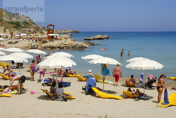 Urlaub  Strand  Sonnen  Baden  blaues Meer  Konnos Bay  Cap Gkreko  Cape Greco  bei Agia Napa  Südzypern  Republik Zypern  Mittelmeer  Europa