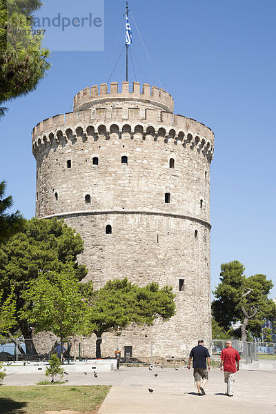 Der Weiße Turm an der Uferpromenade in Thessaloniki  Makedonien  Griechenland  Europa