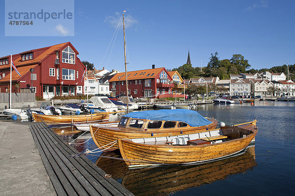Boote im Yachthafen von Grimstad  Norwegen  Skandinavien  Europa