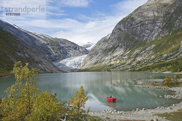 Gletschersee und Gletscherzunge des Nigardsbreen im Jostedal  Norwegen  Skandinavien  Europa