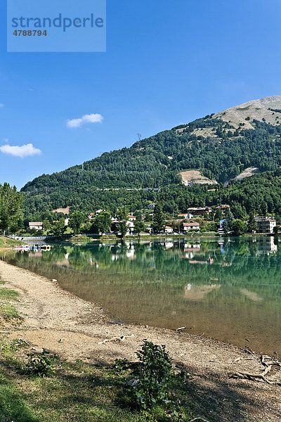 See Lago Sirino  Val d'Agri  Lagonegrese  Parco Nazionale dell'Appennino Lucano Nationalpark  Italien  Europa