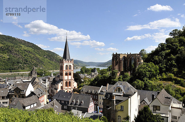 Peterskirche und die Ruine der Wernerkapelle  Bacharach  Unesco-Welterbe Oberes Mittelrheintal  Rheinland-Pfalz  Deutschland  Europa
