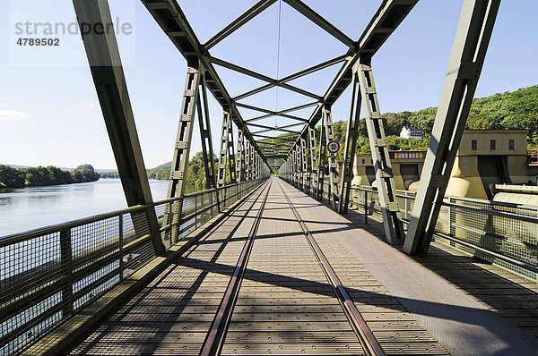 Brücke  Laufwasserkraftwerk  Hengstey See  Hengsteysee  Fluss Ruhr  Herdecke  Hagen  Nordrhein-Westfalen  Deutschland  Europa