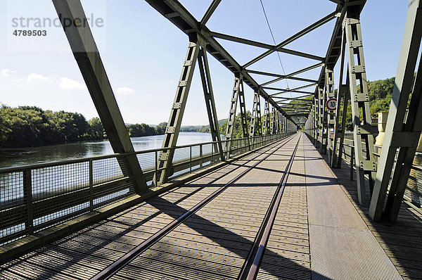 Brücke  Laufwasserkraftwerk  Hengstey See  Hengsteysee  Fluss Ruhr  Herdecke  Hagen  Nordrhein-Westfalen  Deutschland  Europa