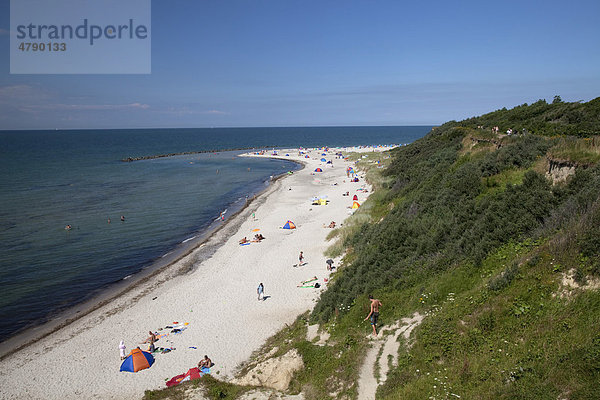 Strand und Steilküste  Ostseebad Ahrenshoop  Fischland  Mecklenburg-Vorpommern  Deutschland  Europa