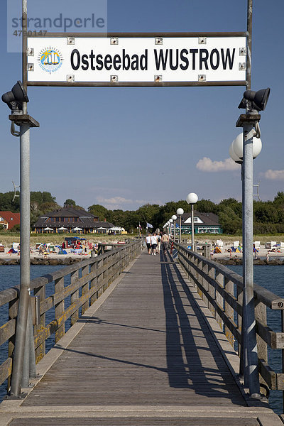 Seebrücke  Ostseebad Wustrow  Fischland  Mecklenburg-Vorpommern  Deutschland  Europa