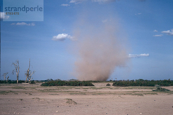 Dust Devil  Staubteufel  Sandsturm  Tsavo-Nationalpark  Kenia  Afrika