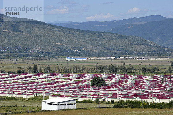 Blick zur Grenze nach Südossetien  neue Siedlung  Igoeti  Georgien  Vorderasien