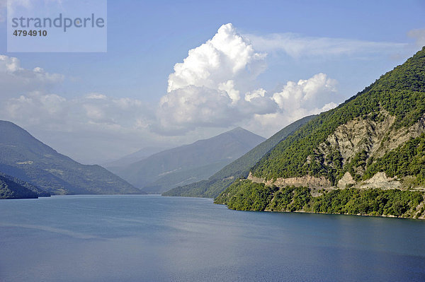 Stausee  Aragwi Fluss  Shinwali  Kaukasus  Georgien  Vorderasien