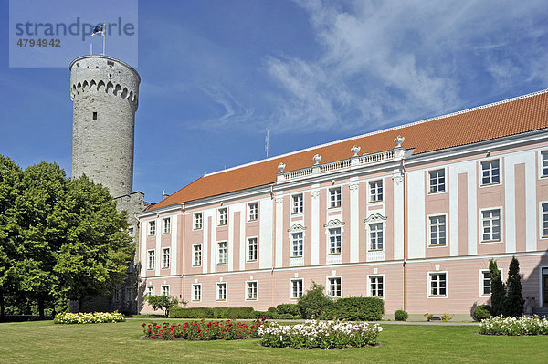 Schloss  Ordensburg des Deutschen Ritterordens  Bergfried Langer Hermann  Regierungssitz  Sitz des Parlamentes  Tallinn  ehemals Reval  Estland  Baltikum  Nordeuropa