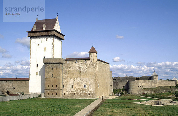 Hermannsfestung  Ordensburg des Deutschen Ritterordens am Fluss Narva  Grenze zu Russland mit Festung Ivangorod  Narwa  Narva  Estland  Baltikum  Nordeuropa