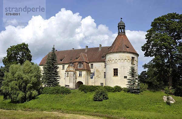 Schloss Jaunpils  Ordensburg des Deutschen Ritterordens  Jaunpils  Latvia  Lettland  Baltikum  Nordeuropa